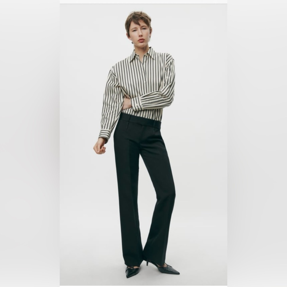 ZARA ZW COLLECTION STRAIGHT LEG PANTS
BLACK. SIZE MEDIUM